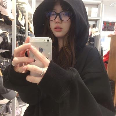 圈子里的男孩
